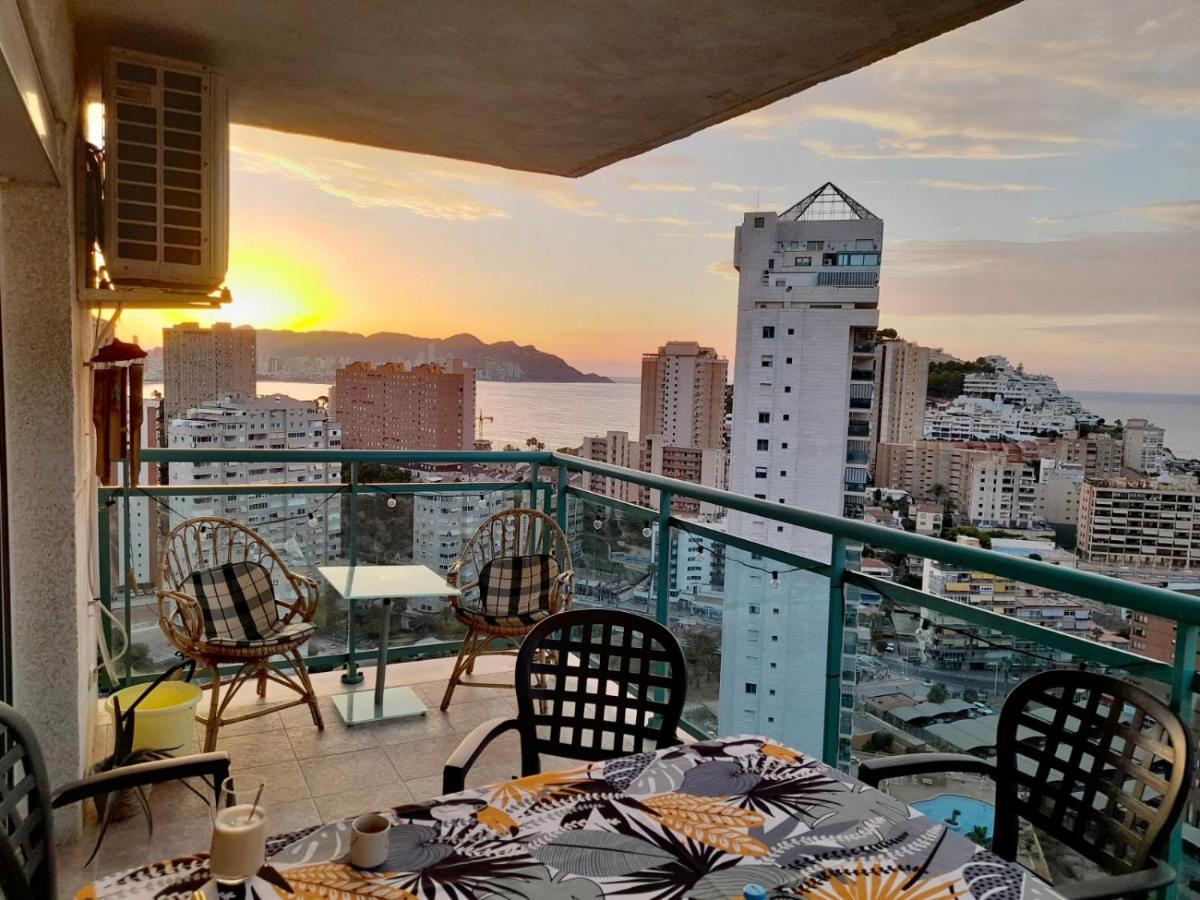 Appartamento Traveler's With Sea View, Free Coffee & Parking