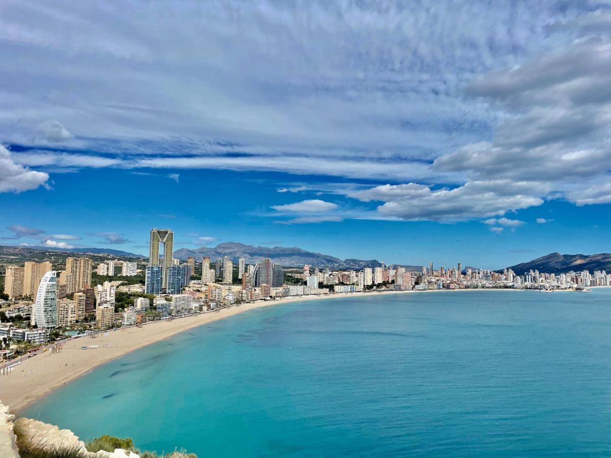 Appartamento Traveler's With Sea View, Free Coffee & Parking