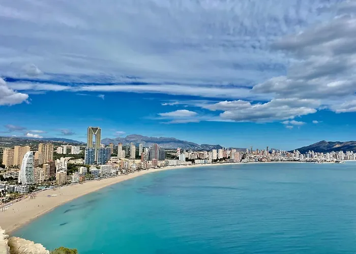 Traveler\'S Beach Apartment With Sea View, Free Coffee & Parking